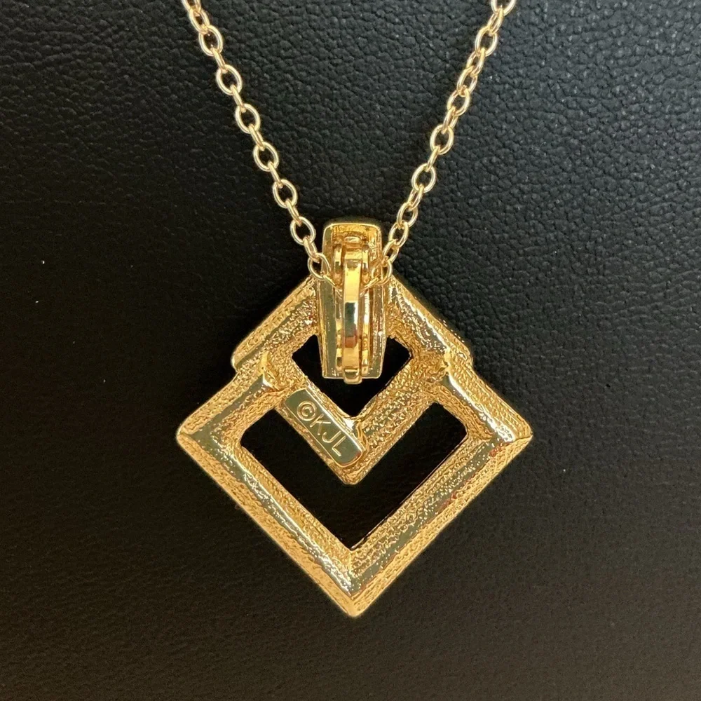 Kenneth J. Lane Vintage Gold Plated pendant Necklace